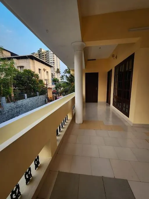 Urban Haven Apartment In The Heart Of The City トリバンドラム
